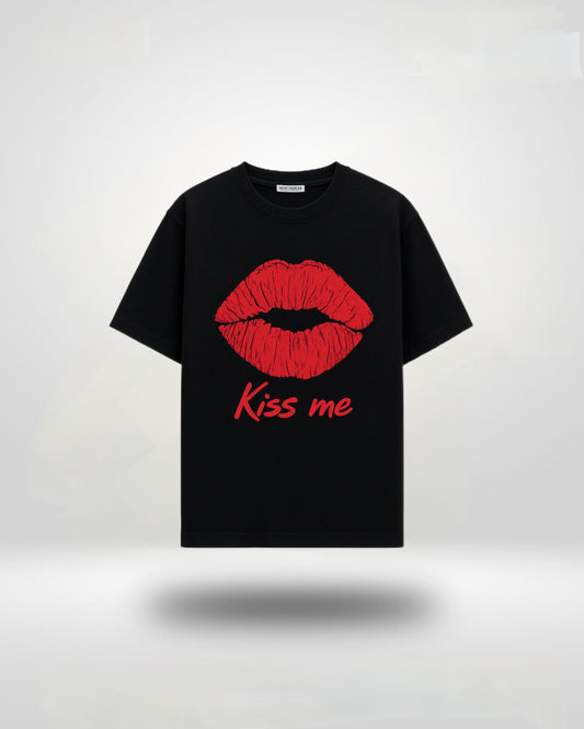 Kiss me graphic oversized tee